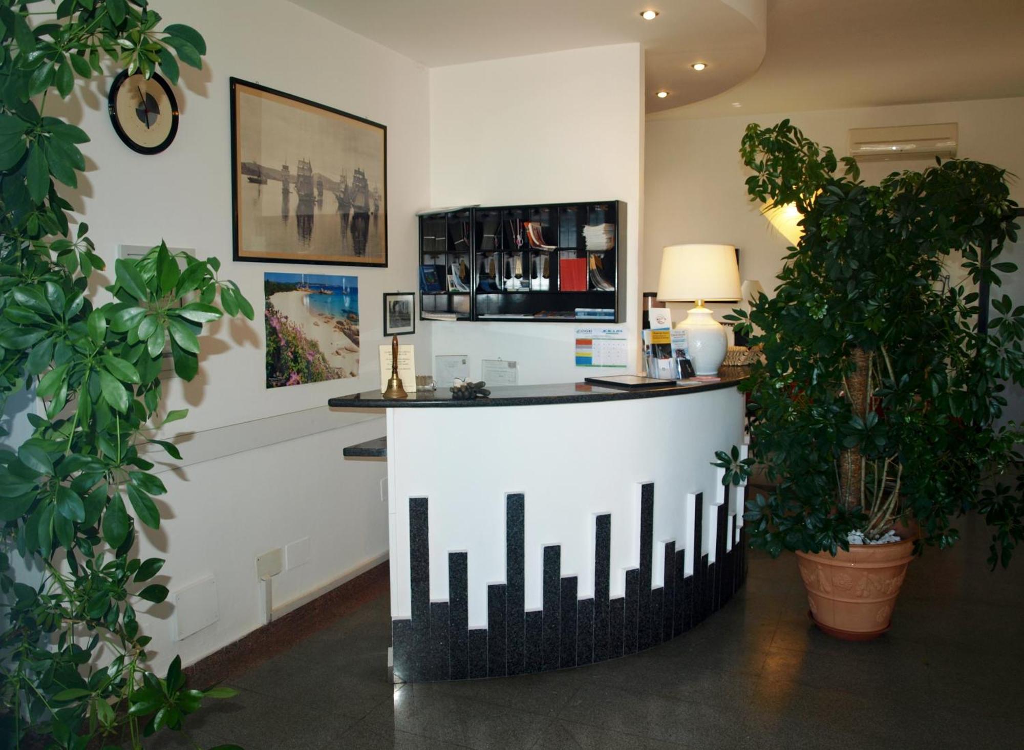 Hotel La Conchiglia La Maddalena  Eksteriør bilde